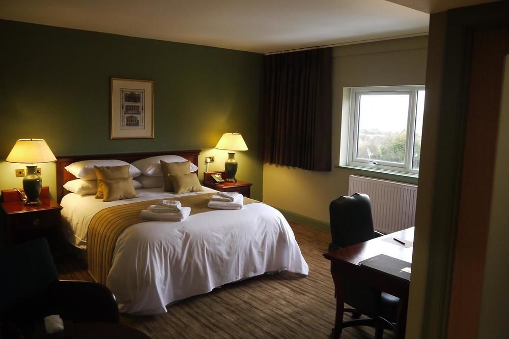 The Stones Hotel Salisbury Exterior photo